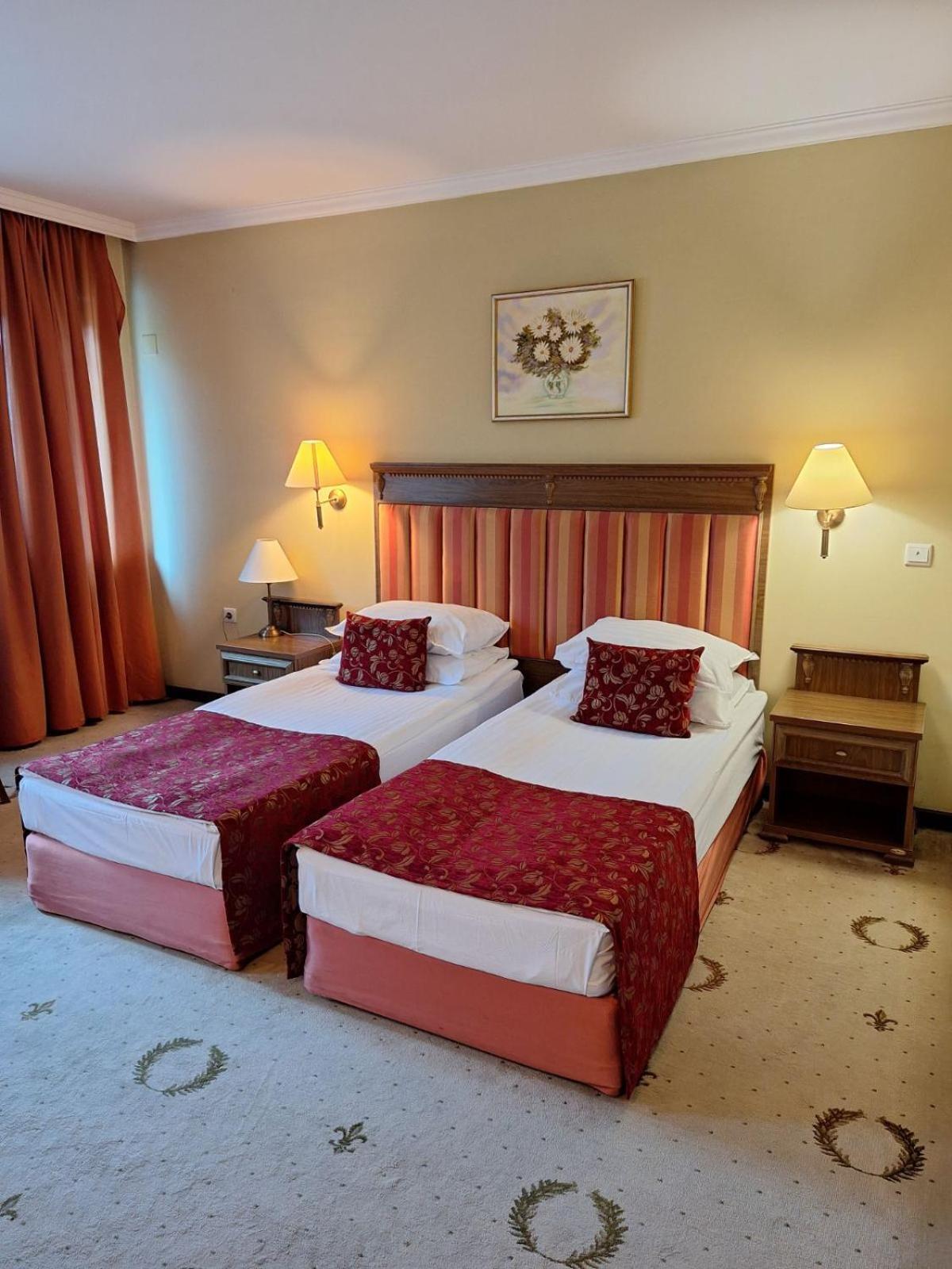 Efir Hotell Stara Zagora Exteriör bild